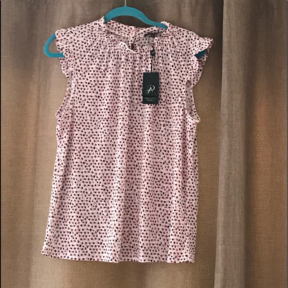Peasant style flutter sleeve top. NWT. CUTE ADRIANNA PAPELL TOP